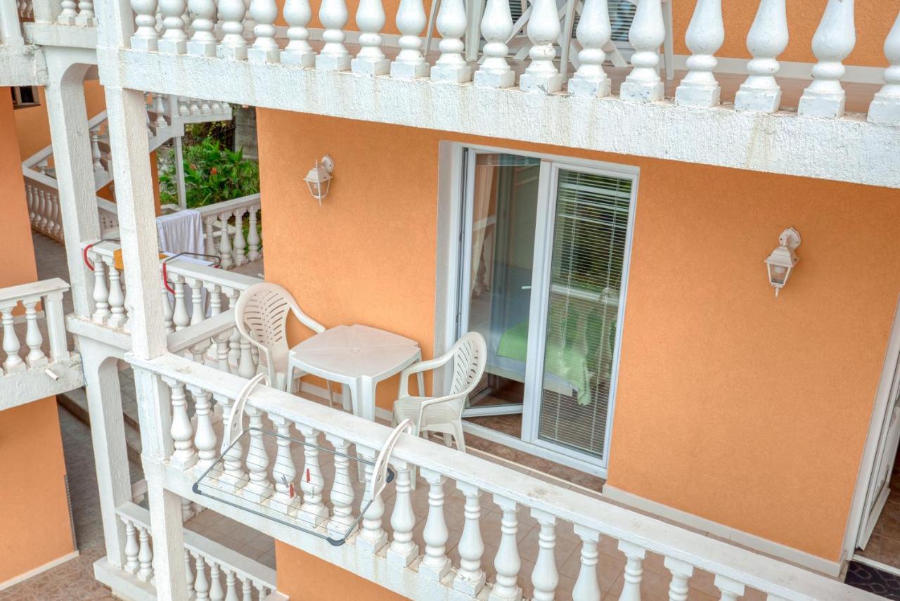 Apartmani Bronhi Sutomore Extérieur photo